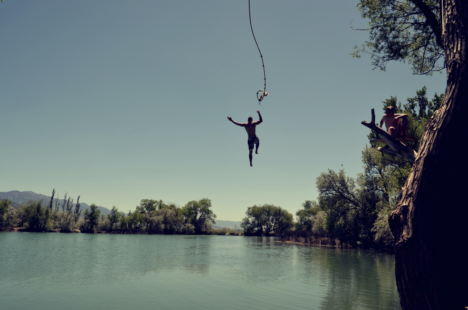 Rope jumping - River Bluff Cabins
