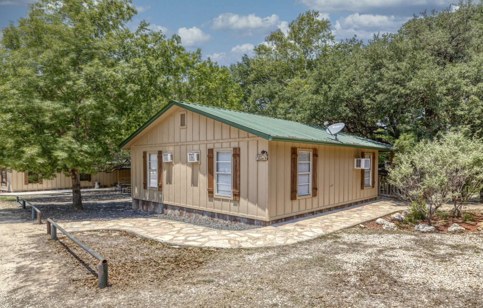 Frio River Cabin 6 River Bluff CabinsRiver Bluff Cabins