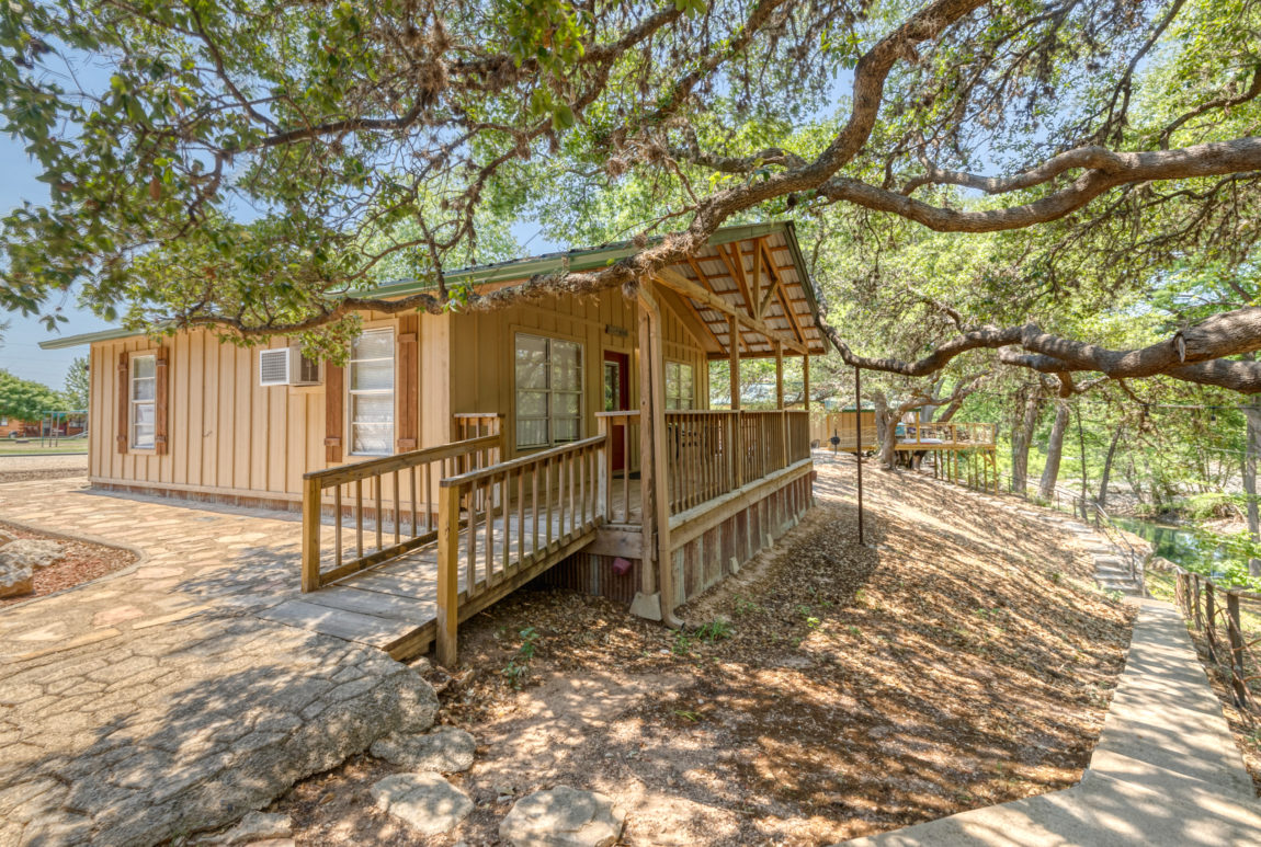 Frio River Cabin 6 River Bluff CabinsRiver Bluff Cabins